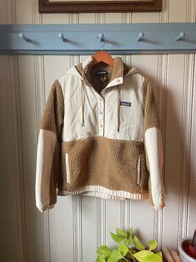 Patagonia Re-Tool Snap-T Fleece Pullover Women’s Small Tan Cream Sherpa Hooded